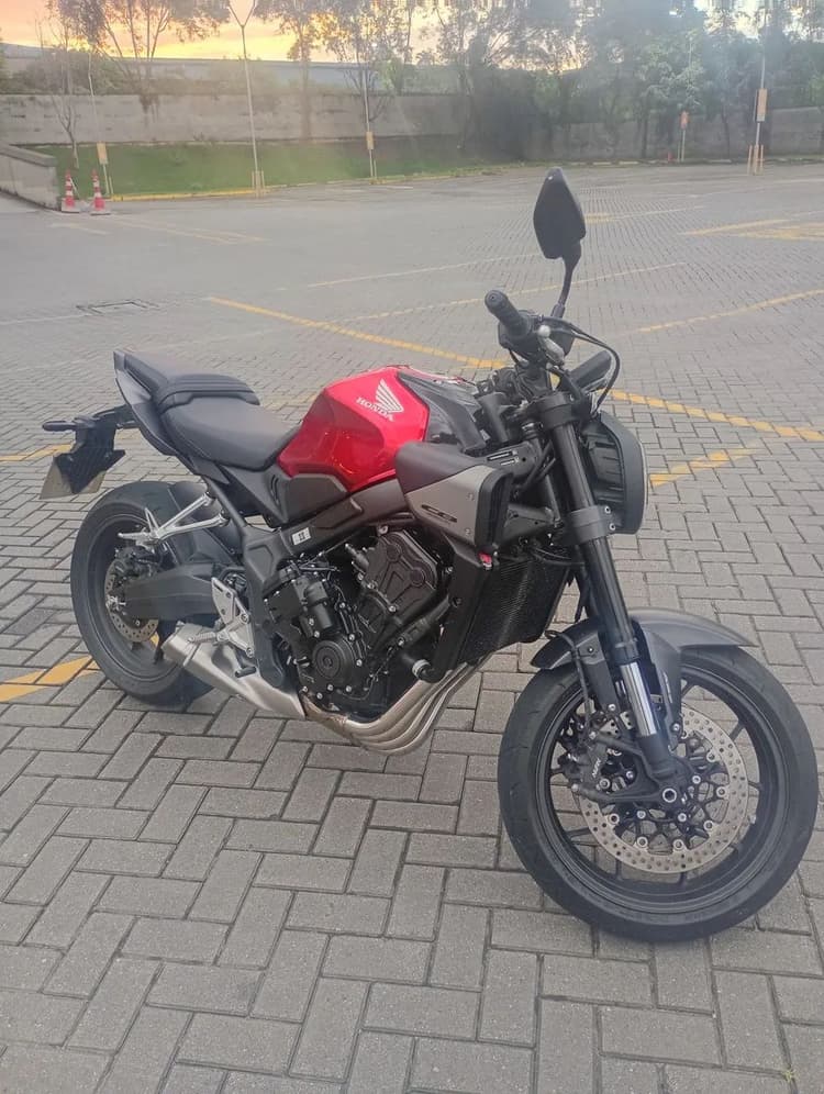 Cb650r ecloutch (5meses de uso)