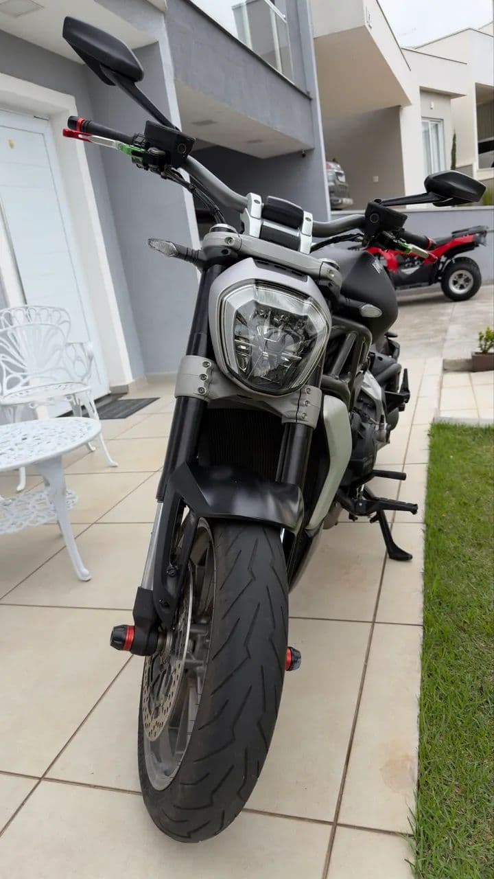 Ducati X Diavel impecável 