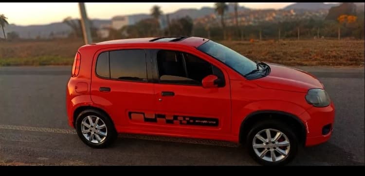 Fiat Uno Sporting 1.4 EVO Fire Flex 8V 4P 2012