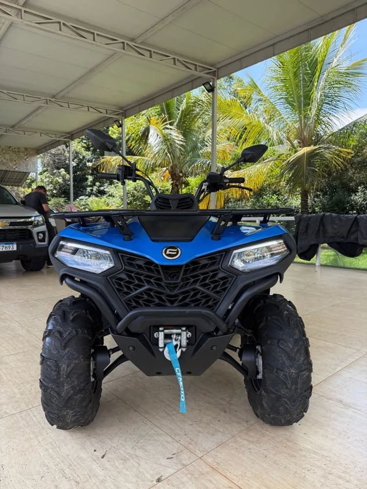 Quadriciclo CForce 450 