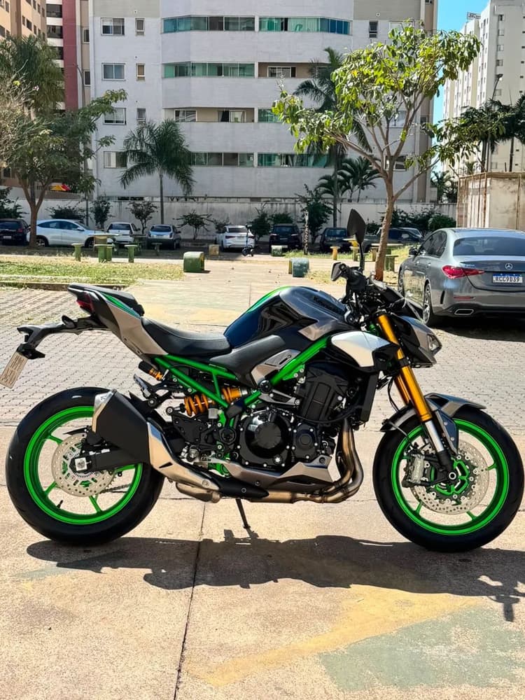 Z900 R EDITION