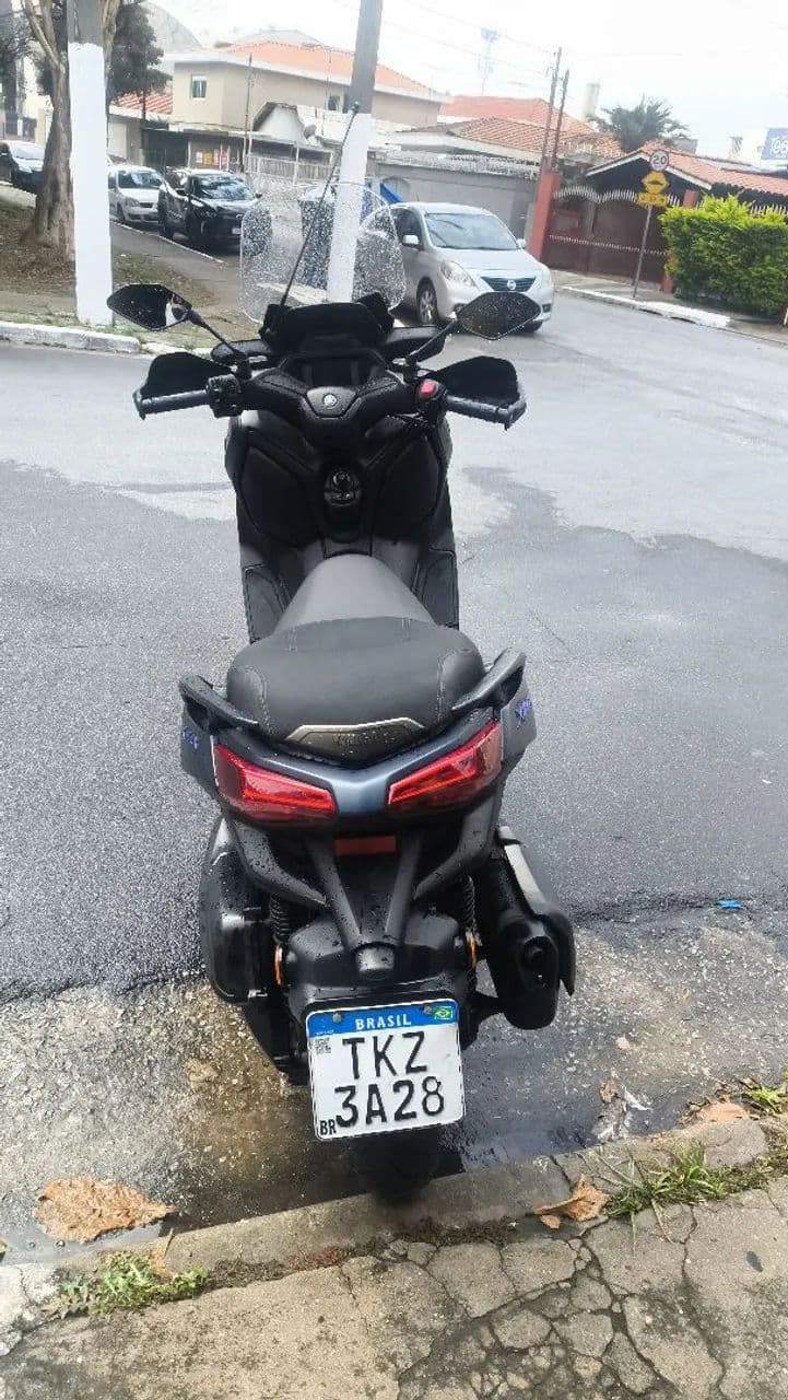 Xmax 250 conected 29 mil 