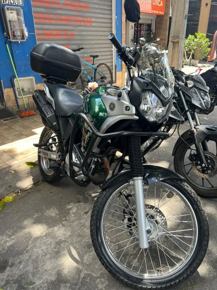 Tenere 250 18/19 muito nova com Manual e chave reserva