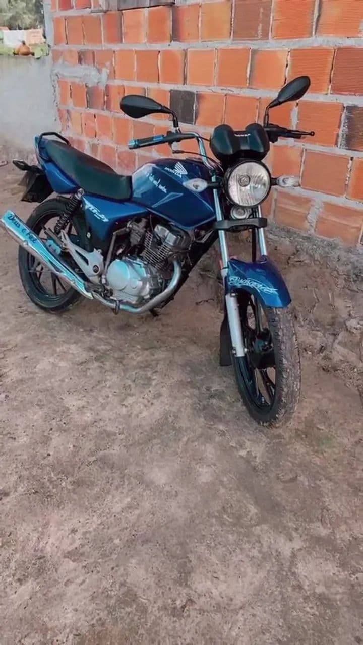 Titan 150 ano 2004 moto boa, emplacada e conservada
