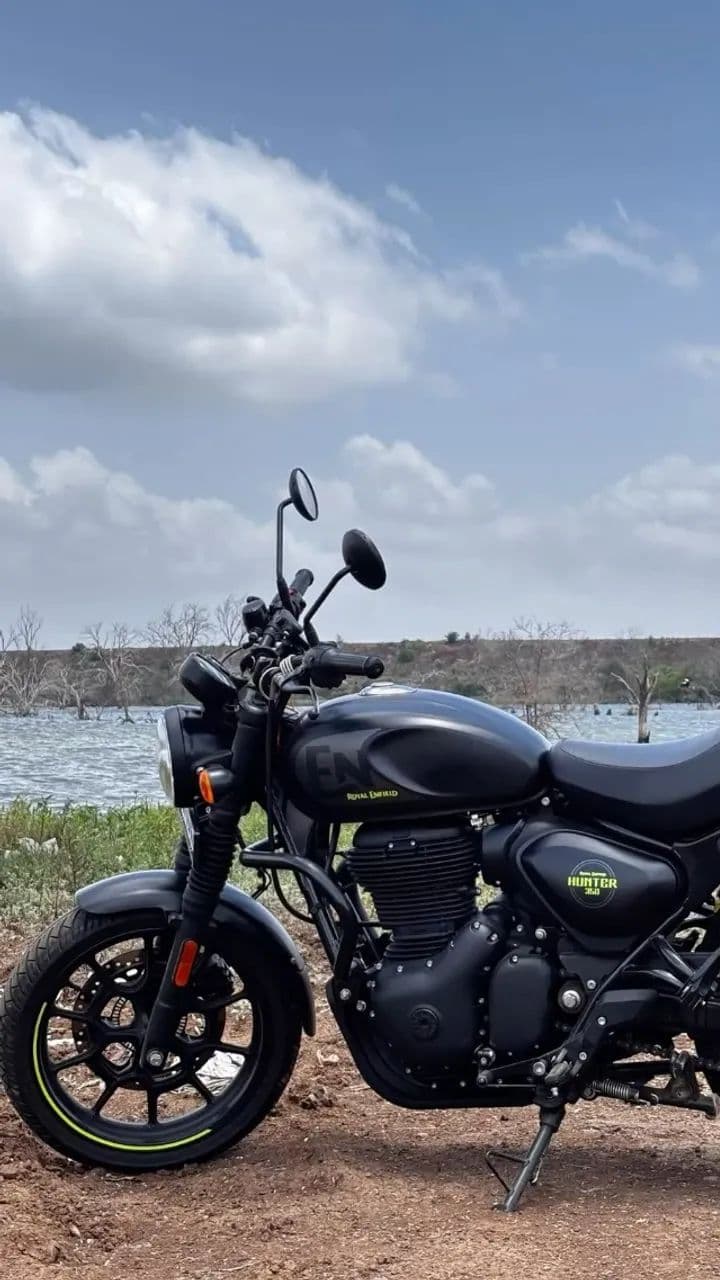 Hunter 350 / Graphite Grey - Letícia