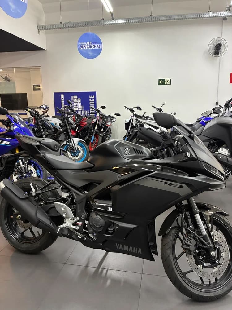 Yamaha R3 