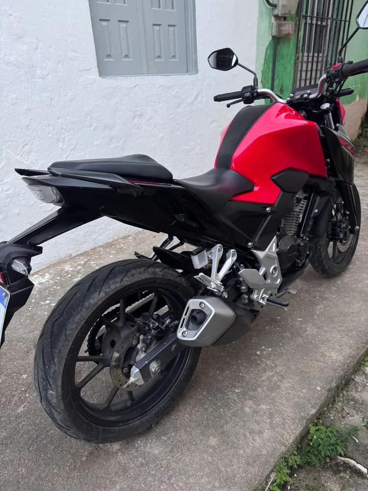 CB 300F Twister CBS
