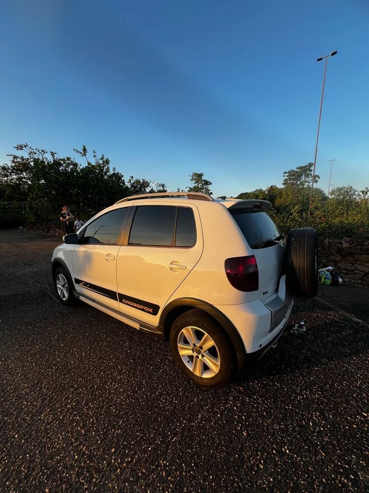 Volkswagen Crossfox 1.6 MI Total Flex 8V 5P 2011