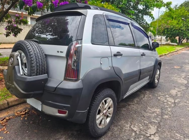 Fiat Idea Adv./ Adv.lock.dualogic 1.8 Flex 5P 2011