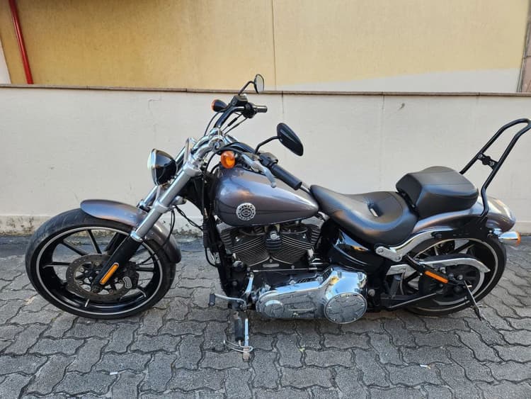 Harley Breakout linda 