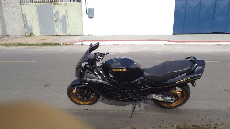 Suzuki 900 RF 