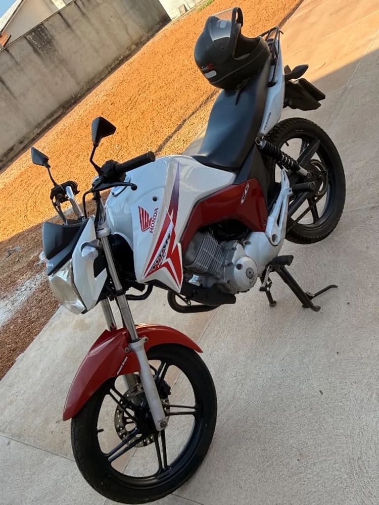 Vendo Titan 150 2015 