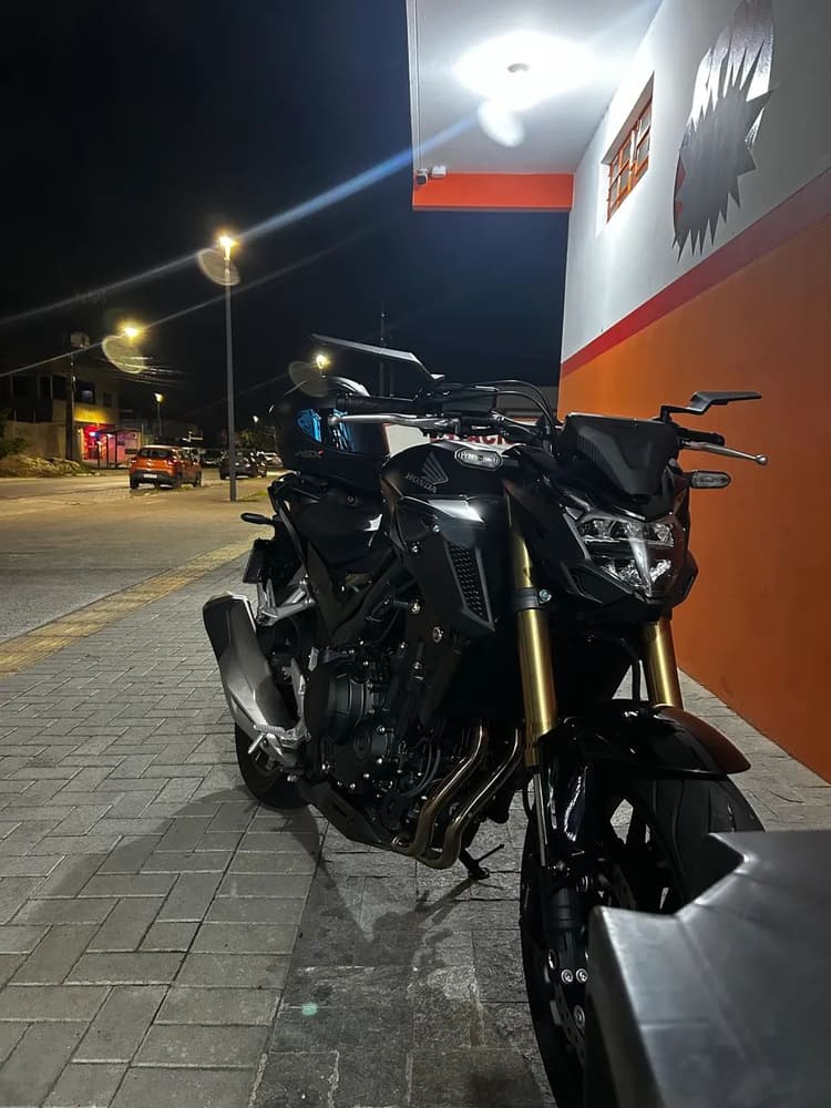 Moto semi nova 