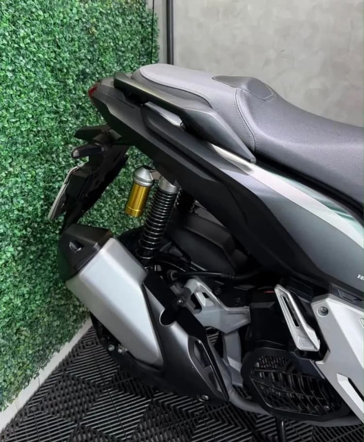 ? HONDA ADV 150  À VENDA