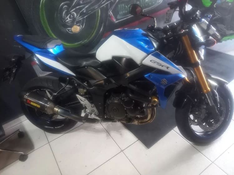 Suzuki Gsr750