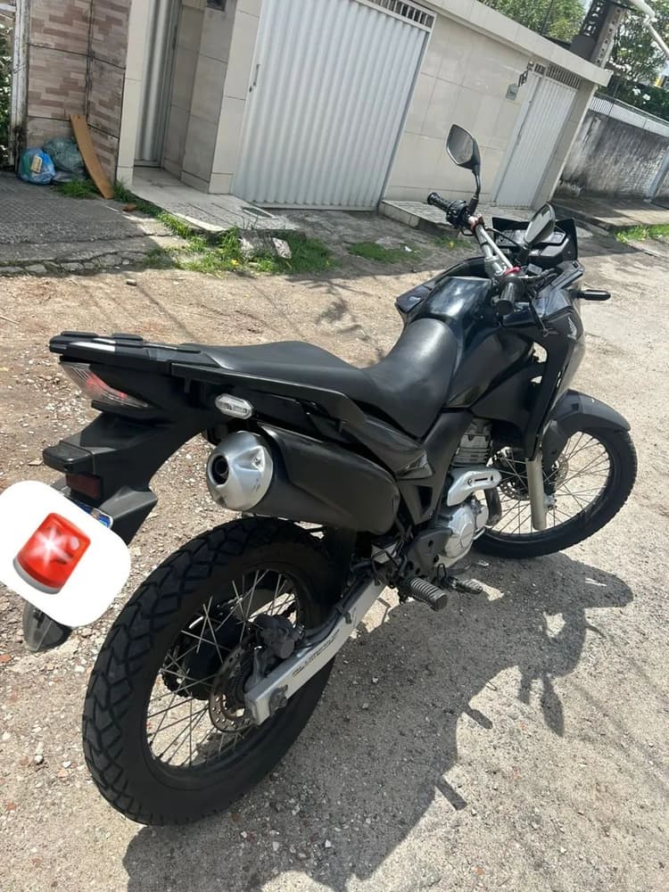 Xre 300 2022
