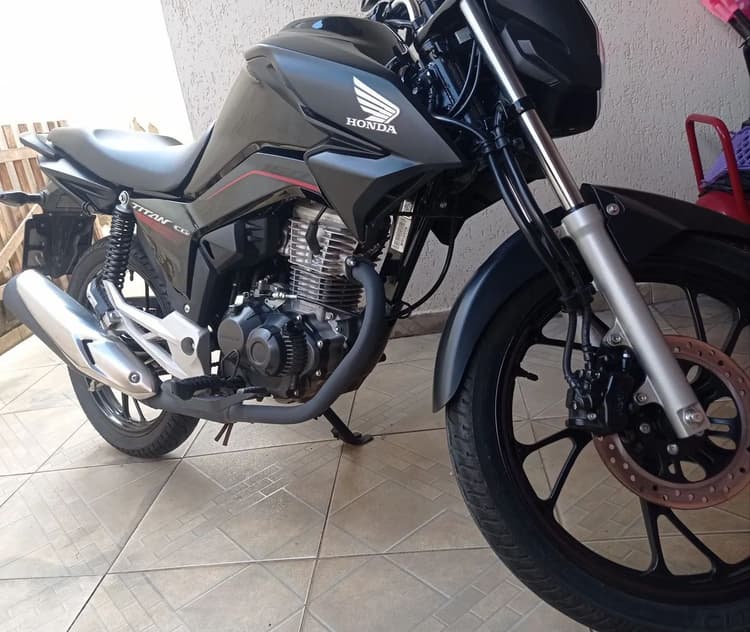 Vendo CG Titan impecável 