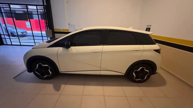 BYD Dolphin EV (Elétrico) 2025