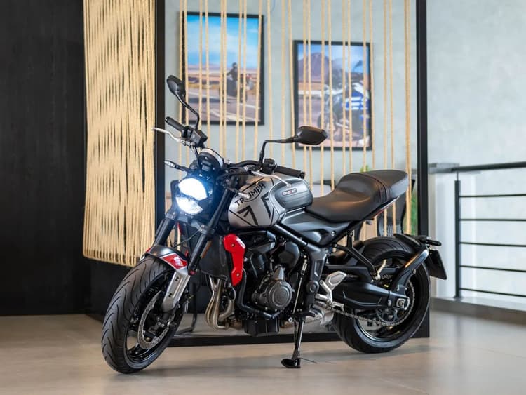 TRIUMPH TRIDENT 660 2023
