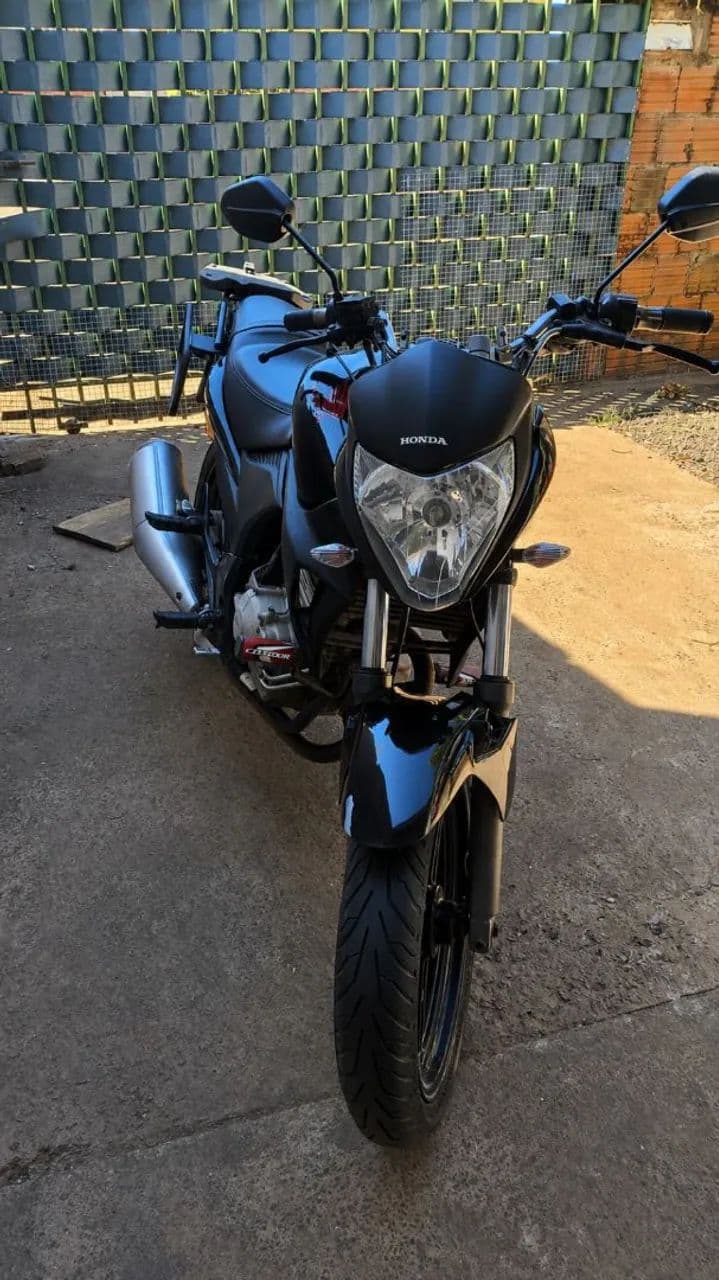 CB 300