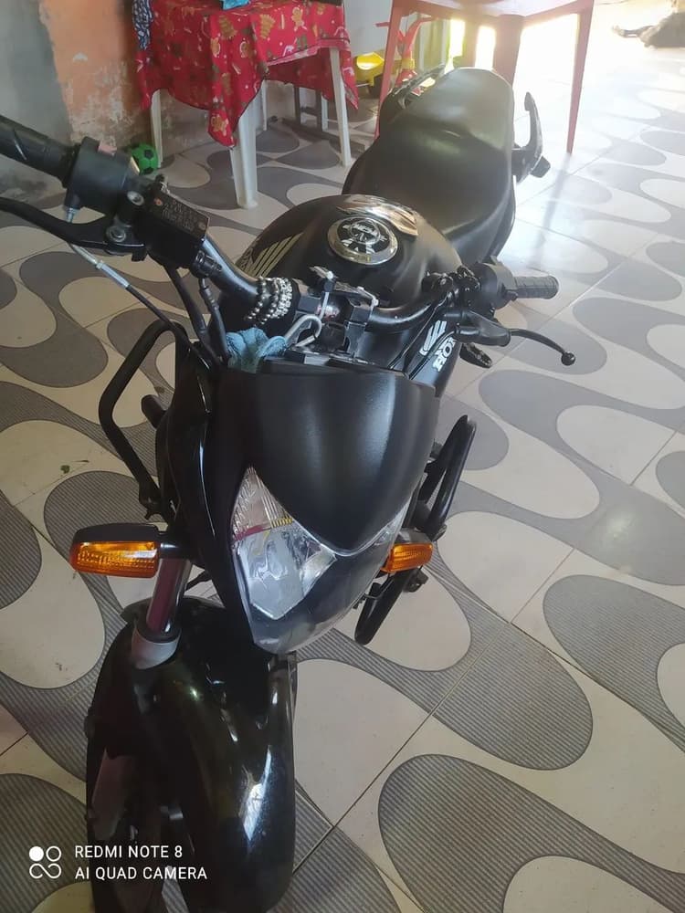 Cb 300R Preta