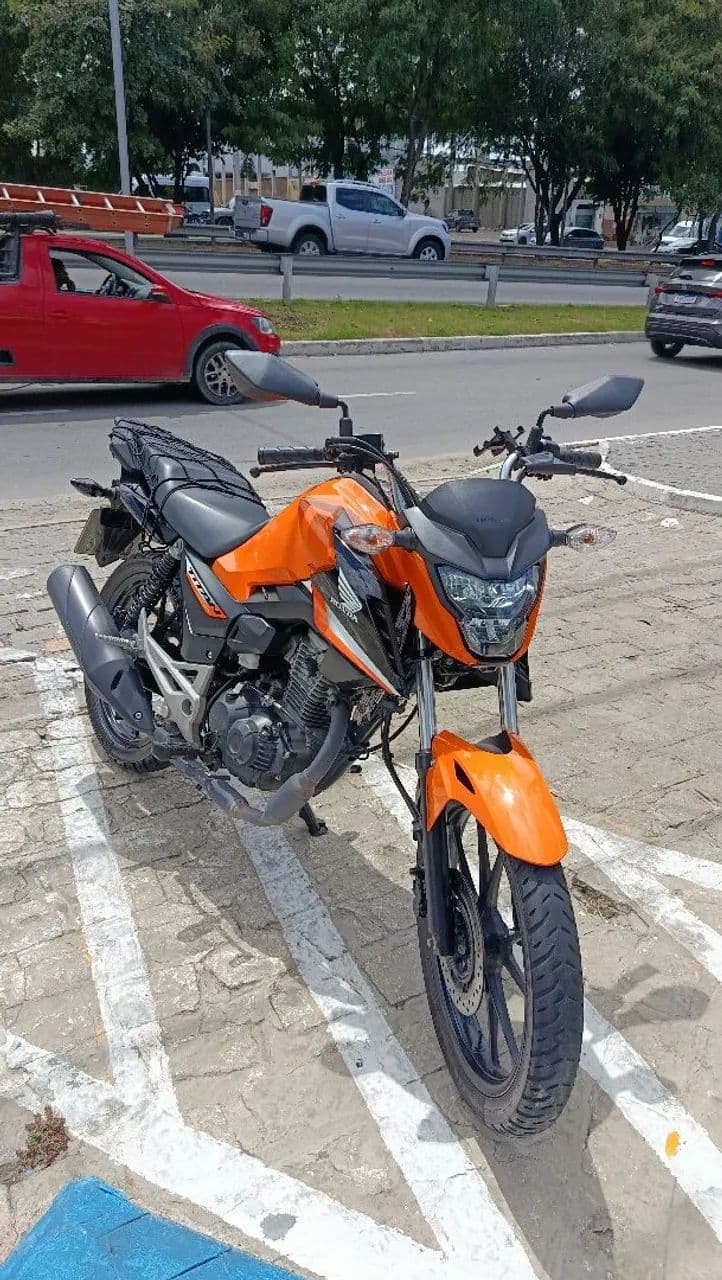 Moto Titan 