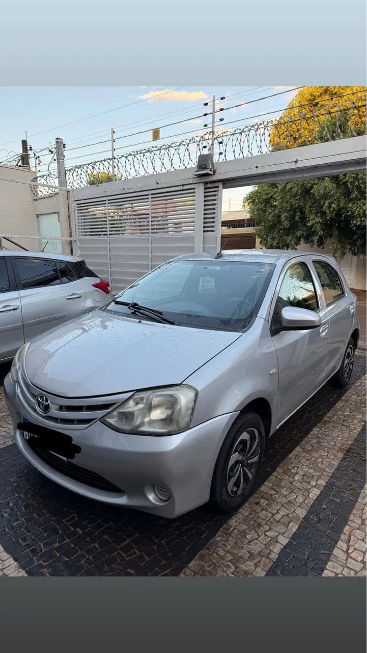 Toyota Etios X 1.3 Flex 16V 5P Mec. 2017