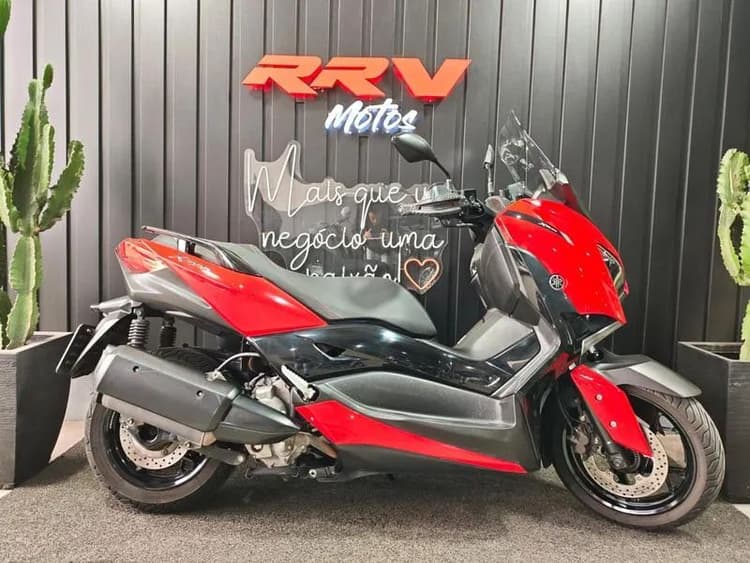 YAMAHA XMAX 2024