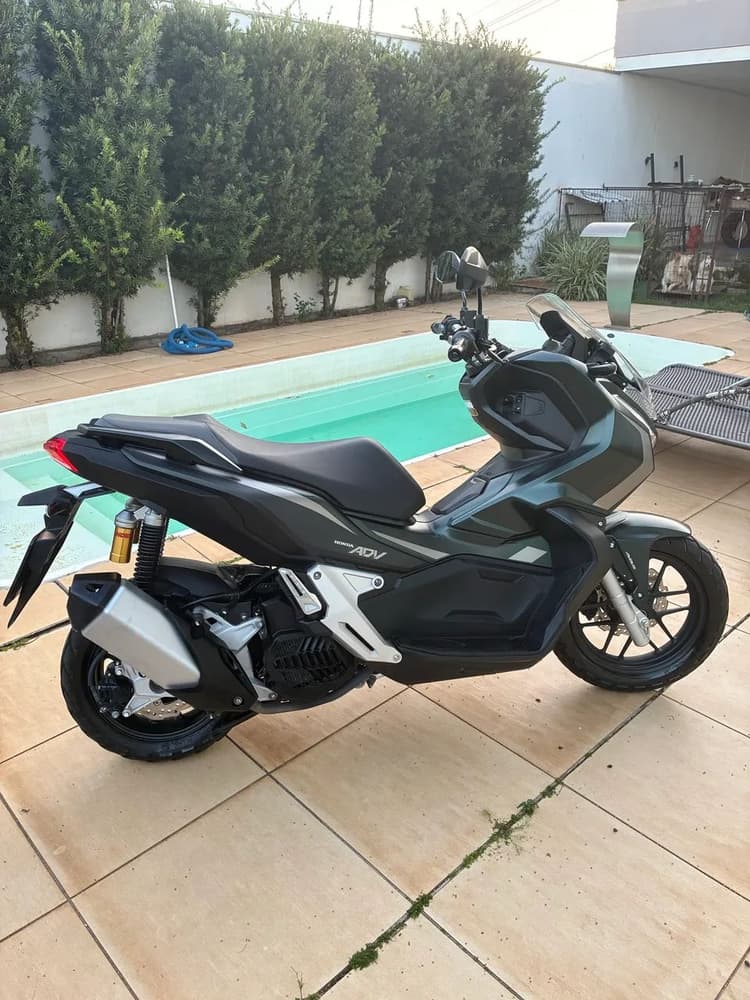 Honda ADV 150 impecável 