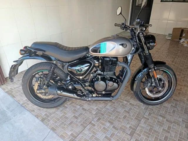  Royal Enfield Hunter 350 Dapper