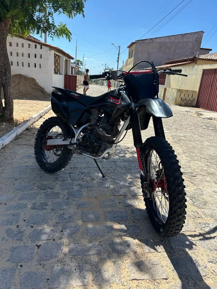 Moto impecável, só pegar e rodar.