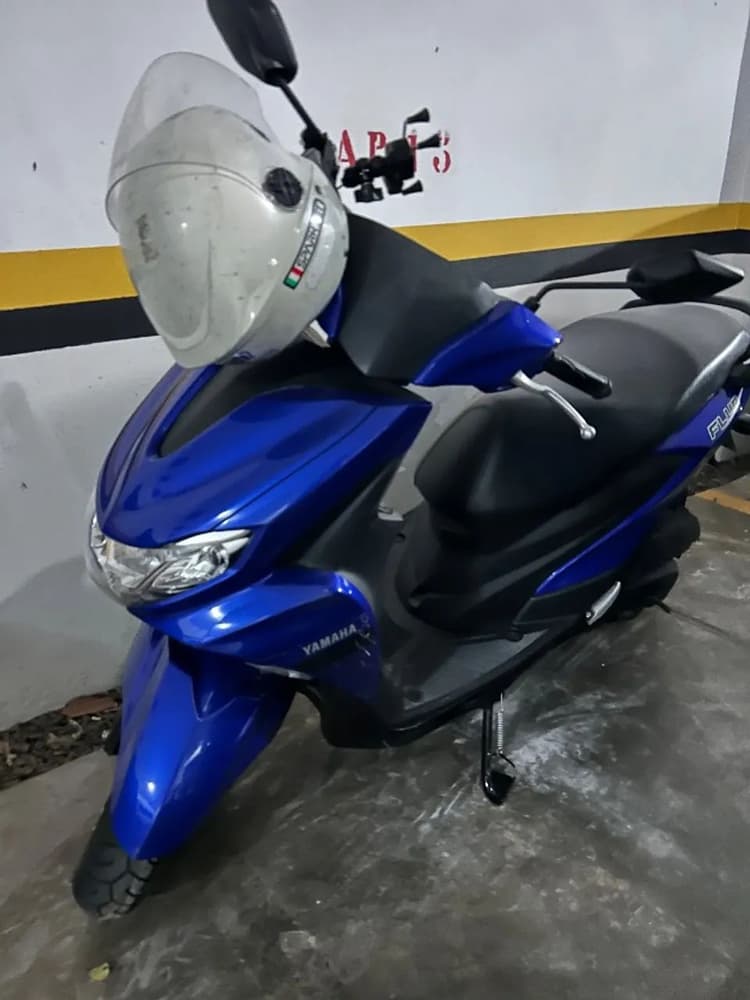 Vendo moto fluo 