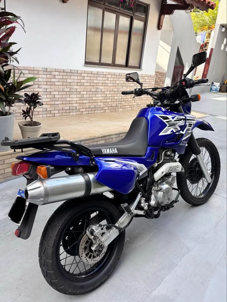 XT 600 azul
