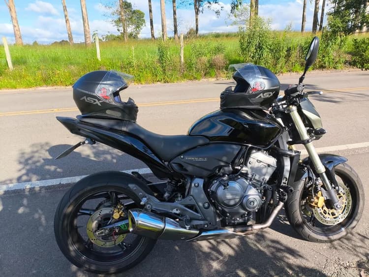 Hornet 600 