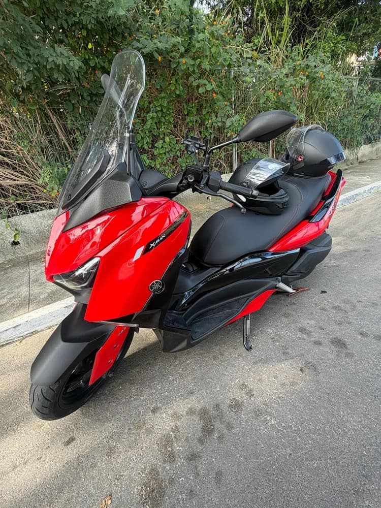 Xmax 2023 vermelha 