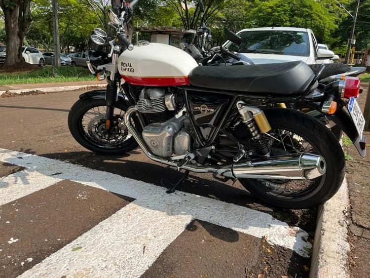 Interceptor 650 cobservada