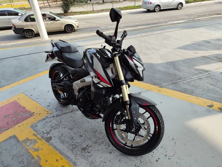 Bajaj NS 400z