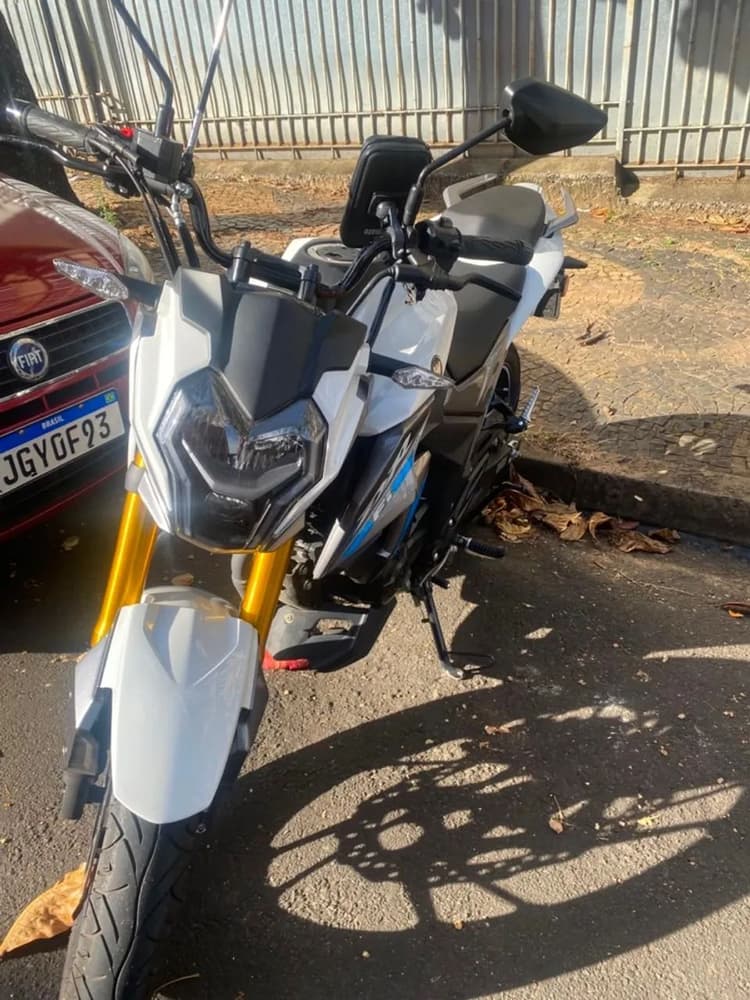 Vendo moto muito nova 