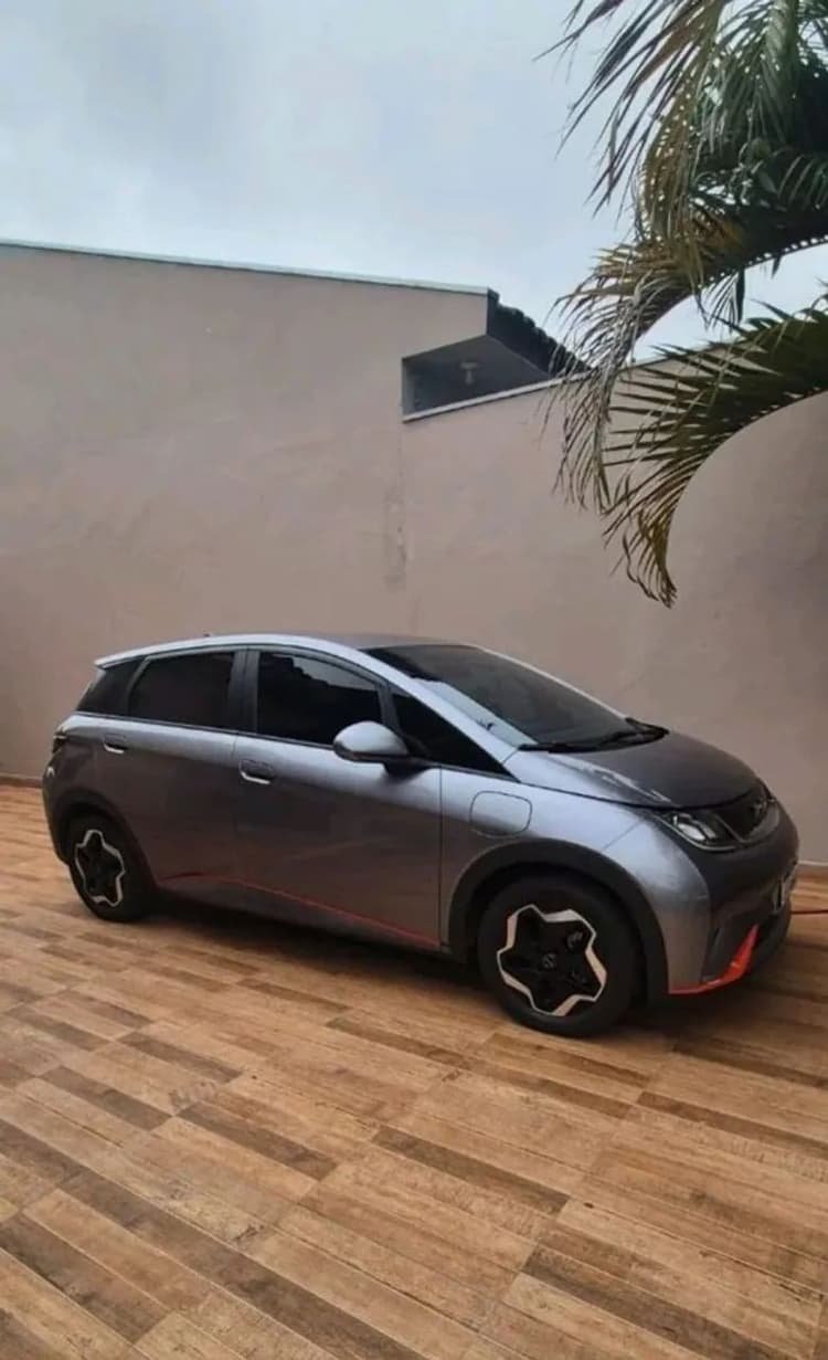 BYD Dolphin EV (Elétrico) 2025
