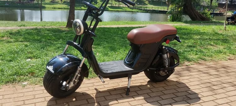 Scooter elétrica 
