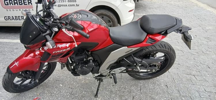 Fz25 em ótimo estado. 