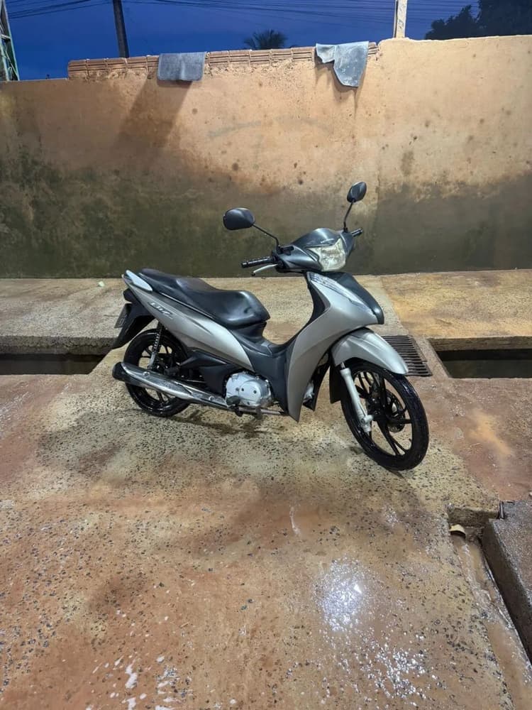 Moto a venda 