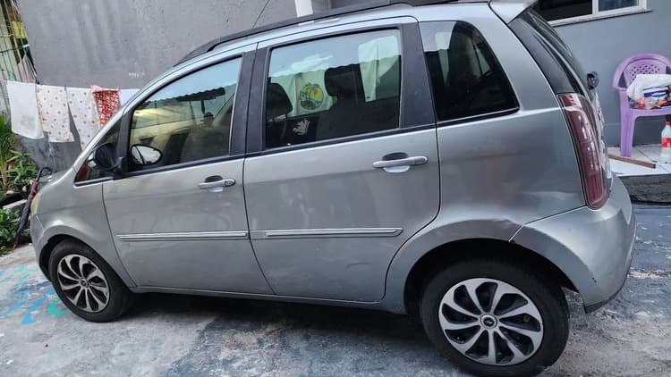Fiat Idea Attractive 1.4 Fire Flex 8V 5P 2013
