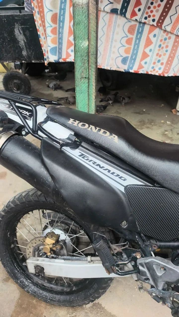 HONDA XR TORNADO 250 