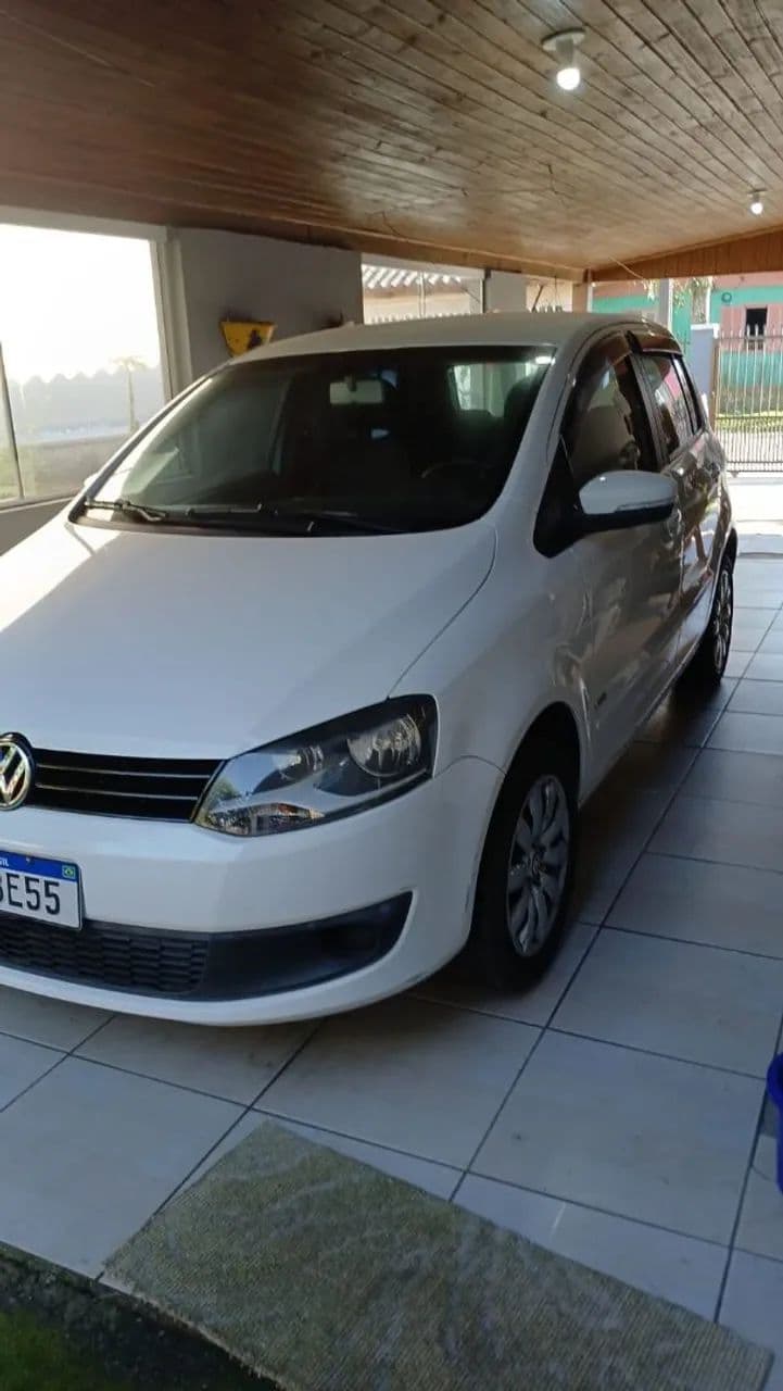 Volkswagen Fox 1.0 MI Total Flex 8V 3P 2014