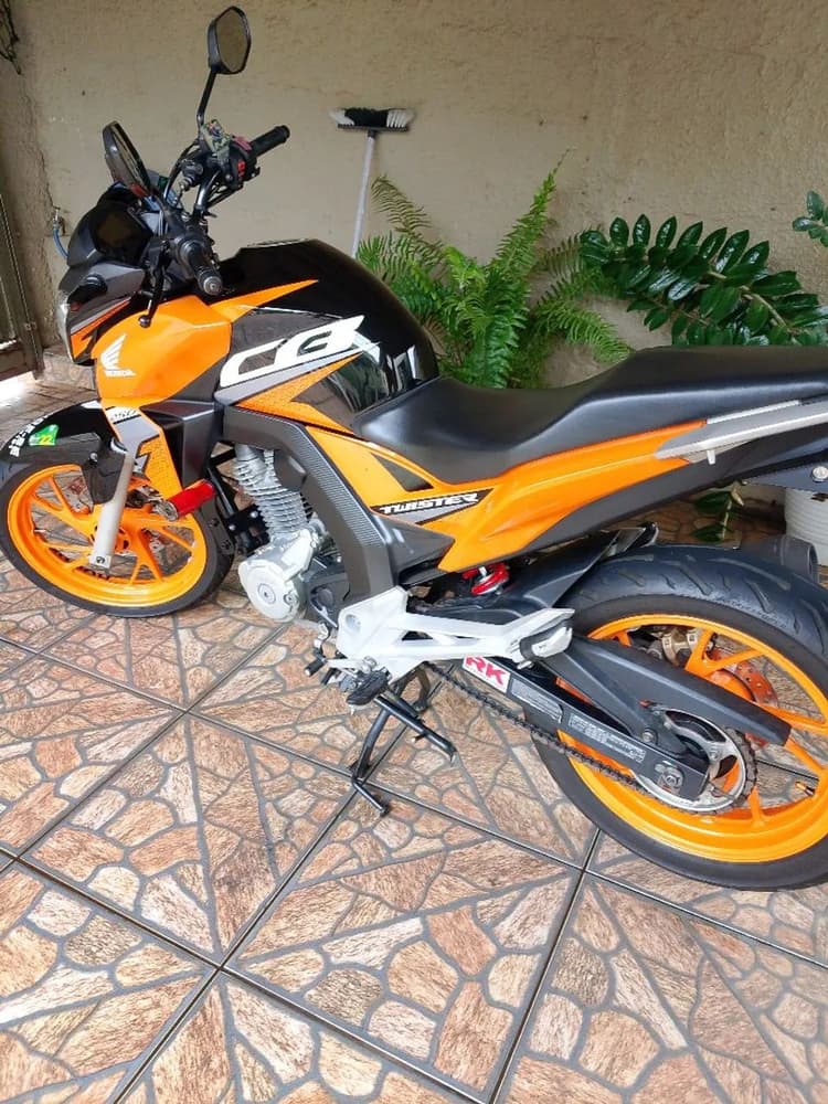 Twister CB 250
