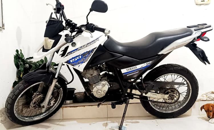 Moto crosser muito nova