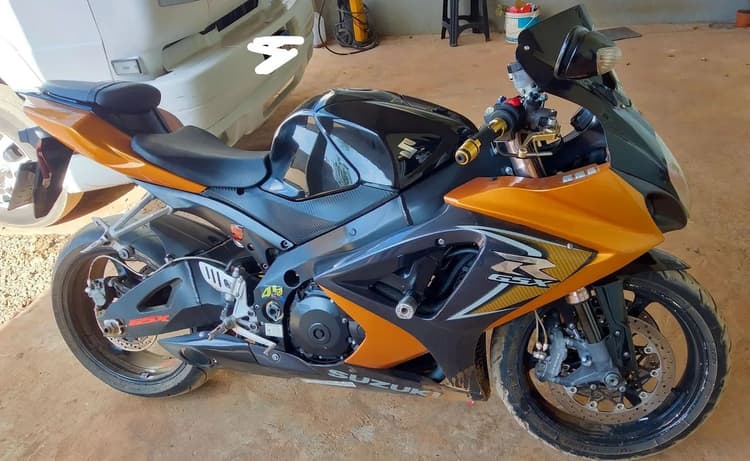 Moto em perfeito estado