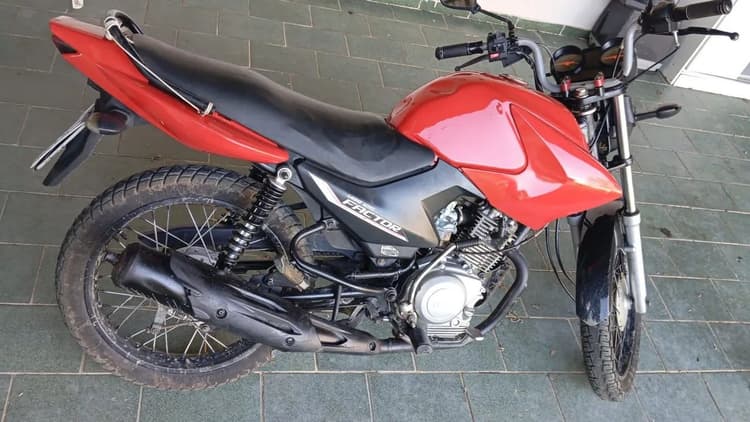 Vendo moto Factor pouco usada 