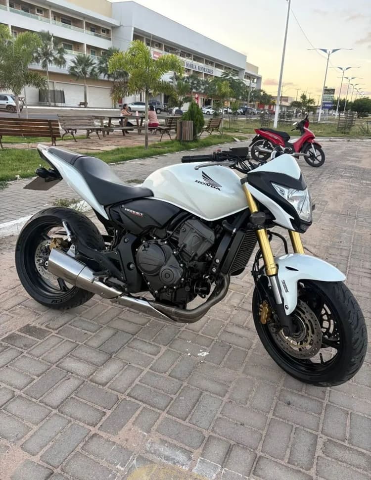 Honda Hornet 600 com 2013